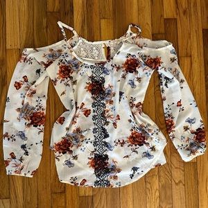 Cold shoulder, floral top